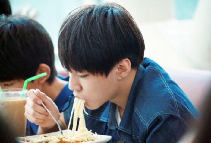 娛樂圈吃瓜王俊凱圖片,娛樂圈“瓜王”的趣味日常